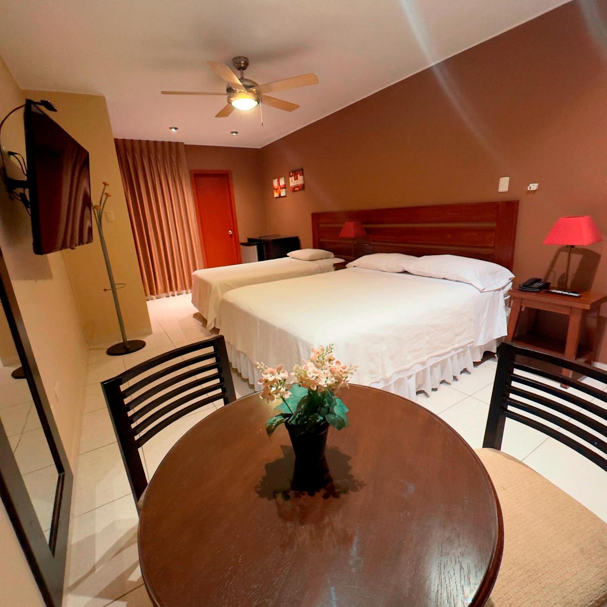 Apart Hotel El Canaveral 친차알타 외부 사진
