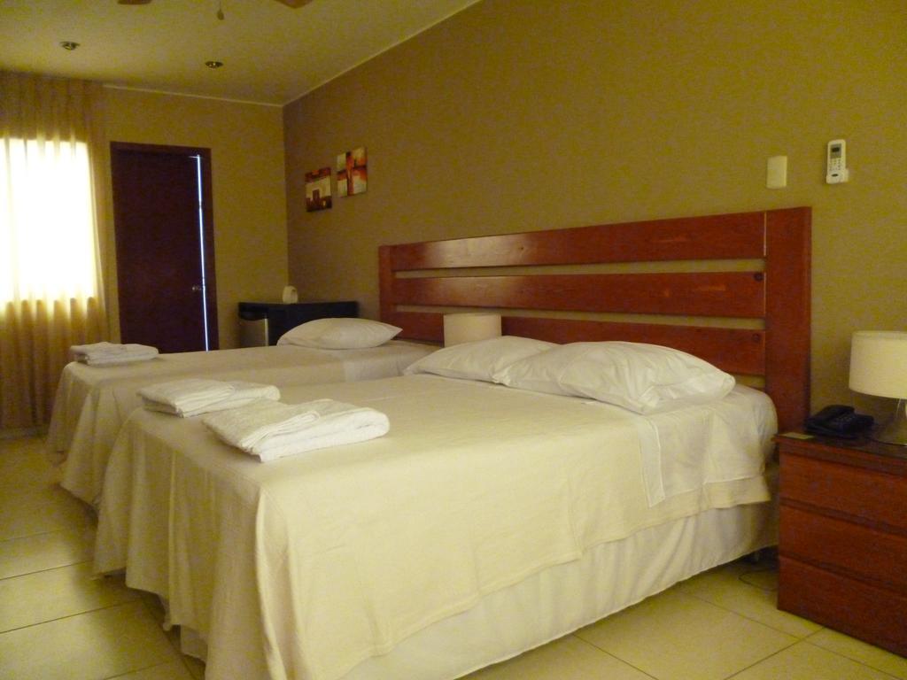 Apart Hotel El Canaveral 친차알타 외부 사진